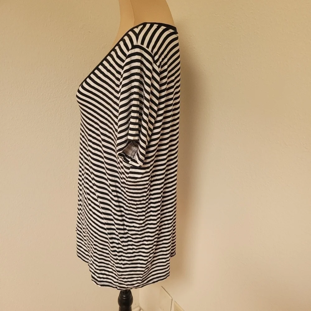 Torrid Black and White Striped Women's Top - Picture 4 of 4